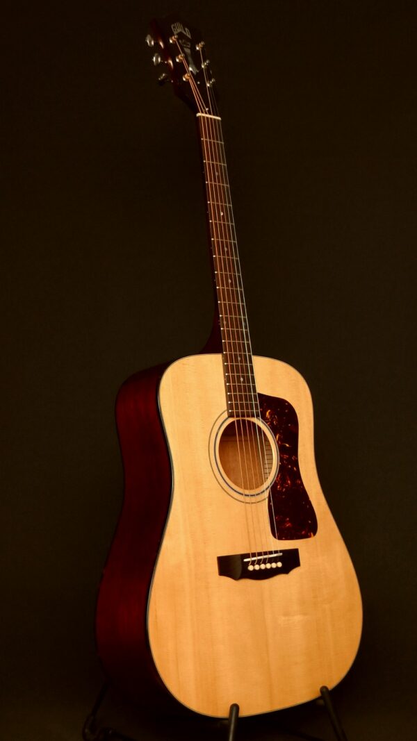 Guild D-40 Traditional - USA - Image 2