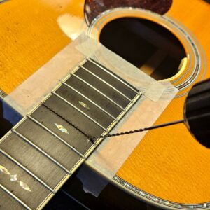 Halsomsättning på en Martin OM-42