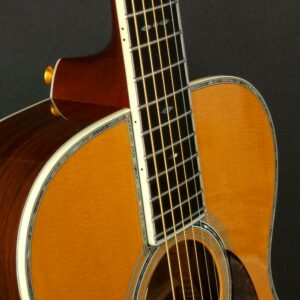 Halsomsättning på en Martin OM-42v