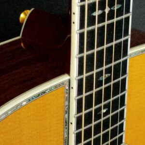 Halsomsättning på en Martin OM-42