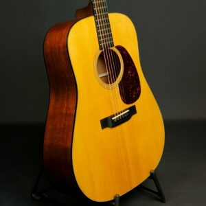 Martin D-18